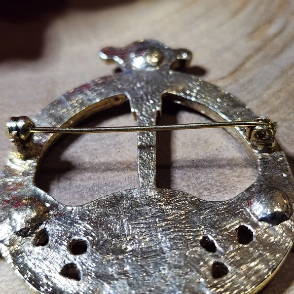 Vintage Gold Toned Celtic Tara Brooch with Multicolor Glass Gemstones - Picture 5 of 9